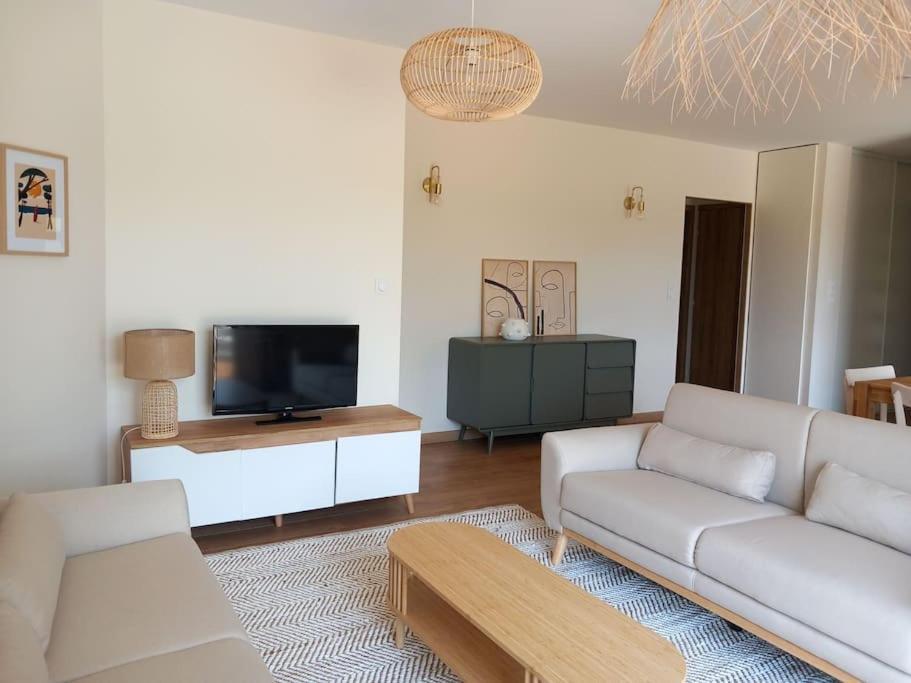 Maison Neuve Avec Piscine Chauffee, 4 Kms De Contis Plage سان جوليان-أون-بورن المظهر الخارجي الصورة